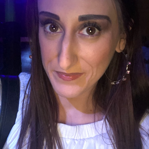 Meet your Posher, Bri - Picture 2 of 12